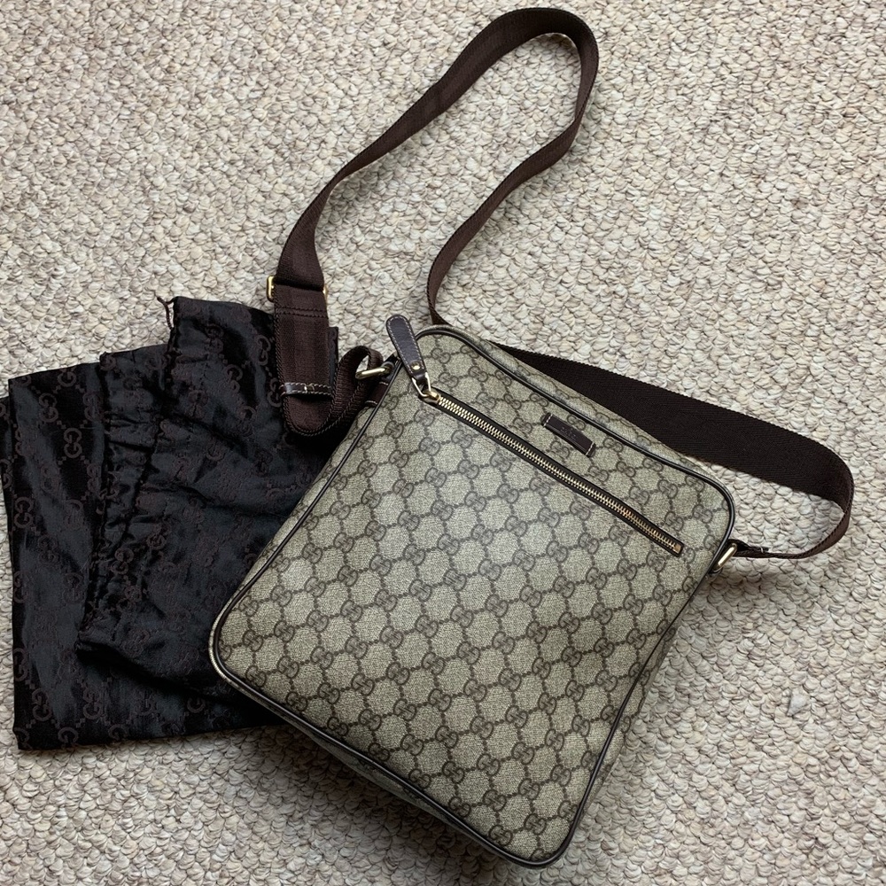 Authentic Gucci Messenger Bag!
